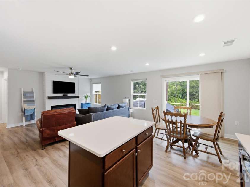 4104 Mackinnon Drive, Charlotte, NC 28214.  MLS# CAR4408194, YatesRealty ID 40559. 
