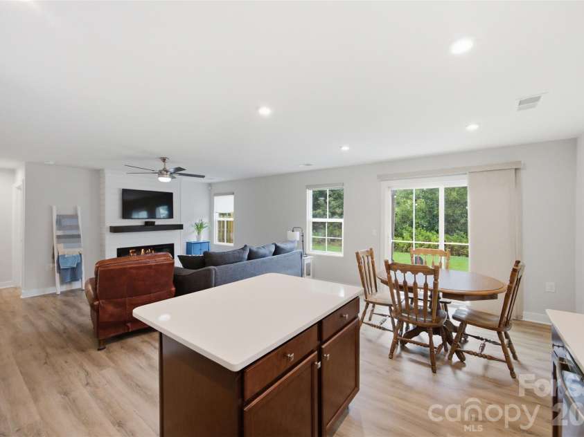 4104 Mackinnon Drive, Charlotte, NC 28214.  MLS# CAR4408194, YatesRealty ID 40559. 