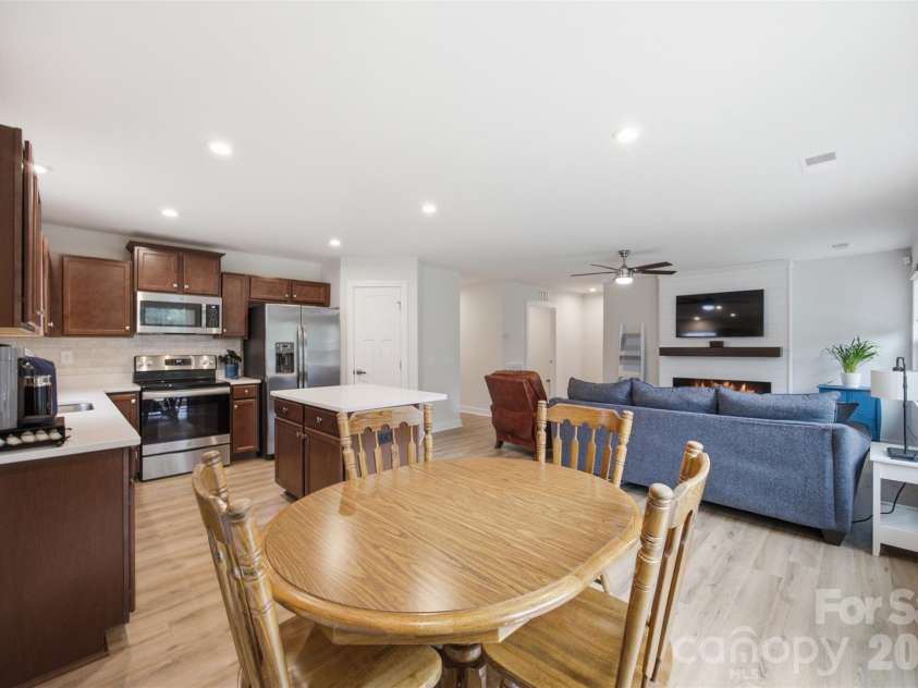 4104 Mackinnon Drive, Charlotte, NC 28214.  MLS# CAR4408194, YatesRealty ID 40559. 