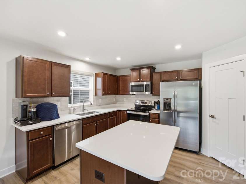 4104 Mackinnon Drive, Charlotte, NC 28214.  MLS# CAR4408194, YatesRealty ID 40559. 