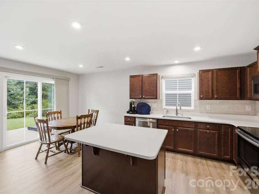4104 Mackinnon Drive, Charlotte, NC 28214.  MLS# CAR4408194, YatesRealty ID 40559. 