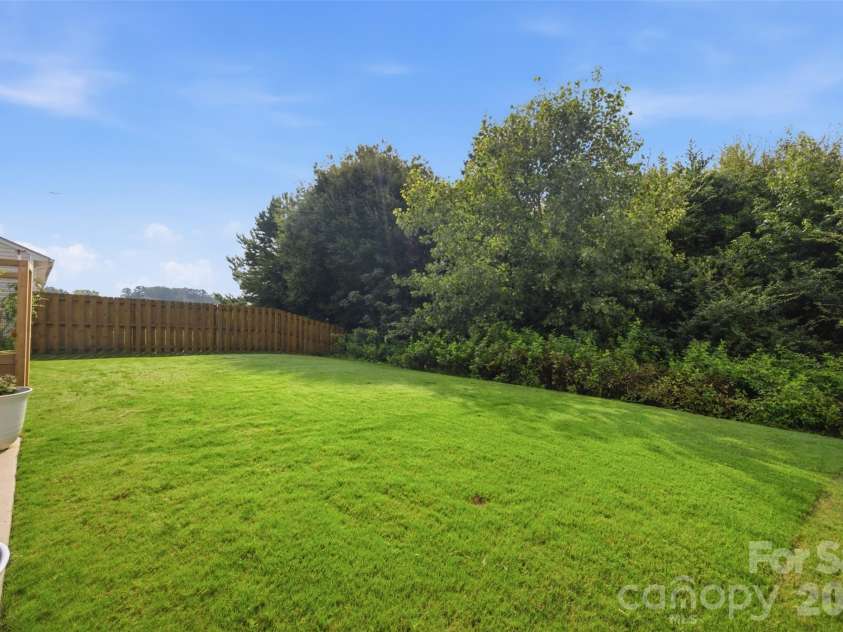 4104 Mackinnon Drive, Charlotte, NC 28214.  MLS# CAR4408194, YatesRealty ID 40559. 