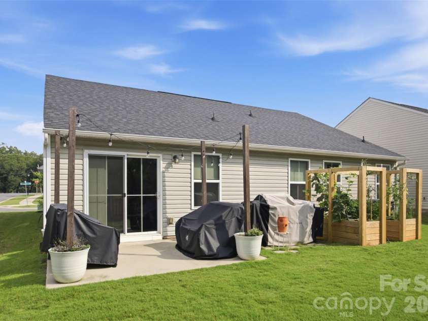 4104 Mackinnon Drive, Charlotte, NC 28214.  MLS# CAR4408194, YatesRealty ID 40559. 