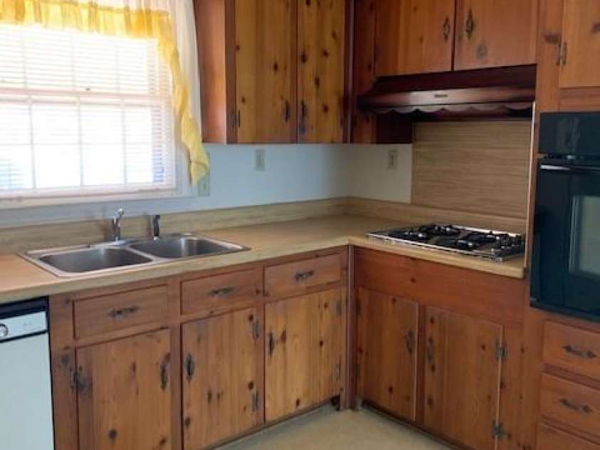 4630 Kipling Drive, Charlotte, NC 28212.  MLS# CAR4326639, YatesRealty ID 4056. 