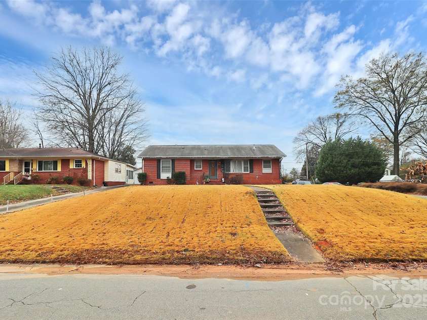 4630 Kipling Drive, Charlotte, NC 28212.  MLS# CAR4326639, YatesRealty ID 4056. 