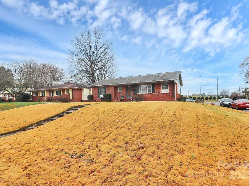 4630 Kipling Drive, Charlotte, NC 28212.  MLS# CAR4326639, YatesRealty ID 4056. 