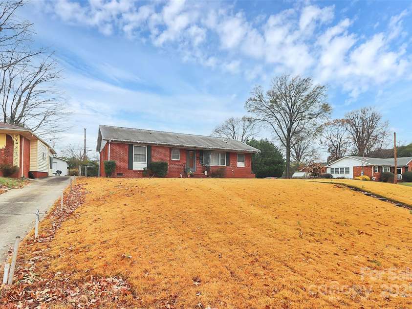 4630 Kipling Drive, Charlotte, NC 28212.  MLS# CAR4326639, YatesRealty ID 4056. 