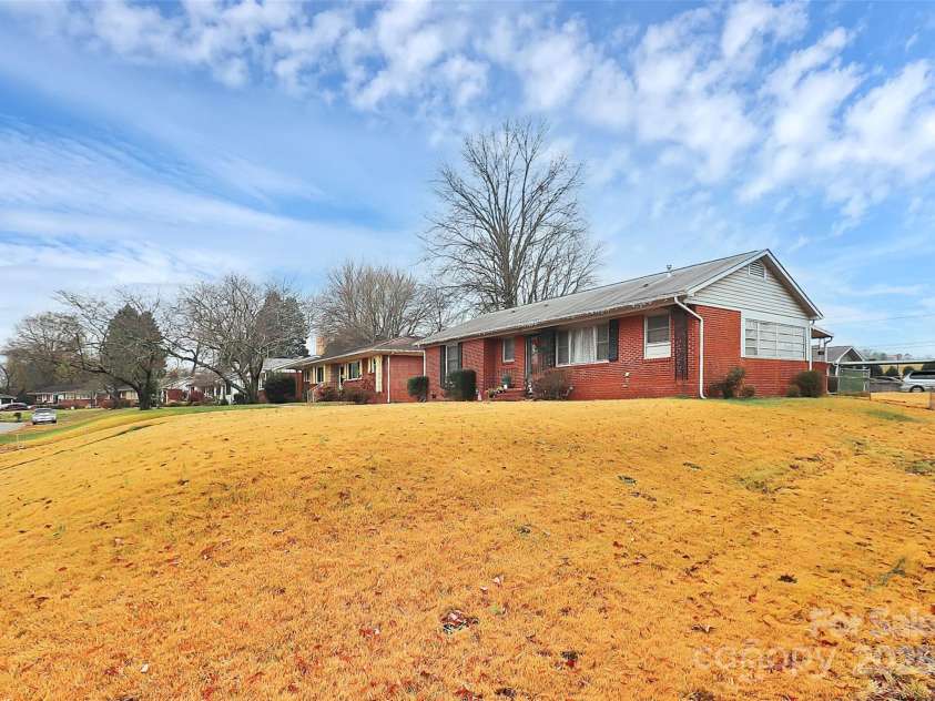 4630 Kipling Drive, Charlotte, NC 28212.  MLS# CAR4326639, YatesRealty ID 4056. 