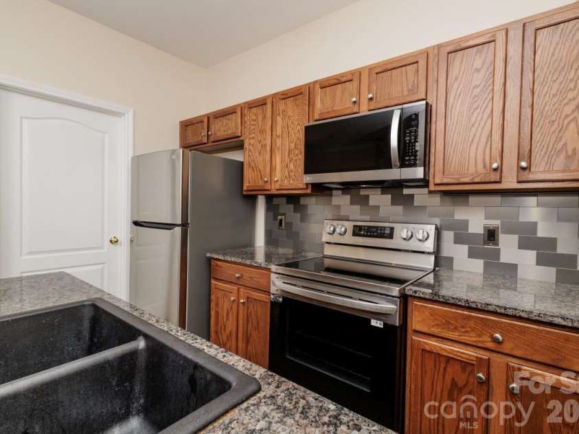 12355 Walden Lea Drive, Huntersville, NC 28078.  MLS# CAR4407832, YatesRealty ID 40560. 