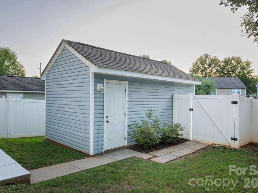 12355 Walden Lea Drive, Huntersville, NC 28078.  MLS# CAR4407832, YatesRealty ID 40560. 