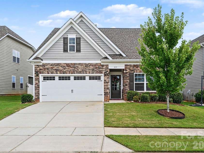 239 Sycamore Drive, Lancaster, SC 29720.  MLS# CAR4406079, YatesRealty ID 40561. 