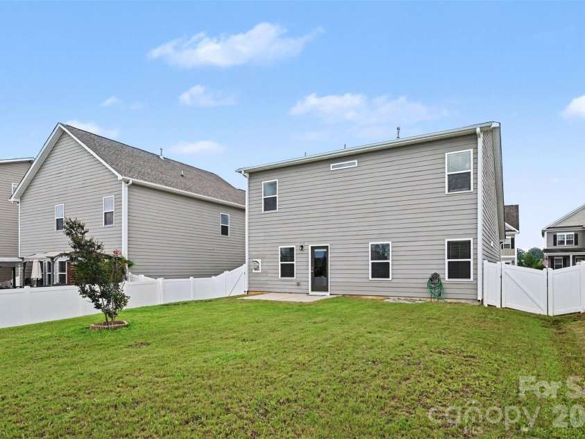 239 Sycamore Drive, Lancaster, SC 29720.  MLS# CAR4406079, YatesRealty ID 40561. 