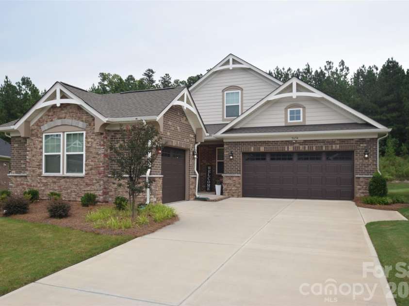 9654 Liberty Hill Drive, Mint Hill, NC 28227.  MLS# CAR4408915, YatesRealty ID 40562. 