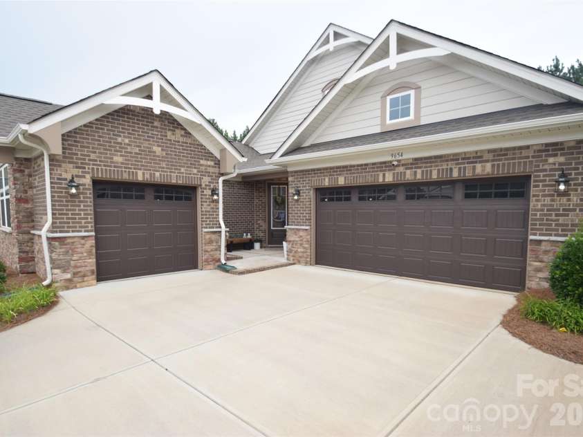 9654 Liberty Hill Drive, Mint Hill, NC 28227.  MLS# CAR4408915, YatesRealty ID 40562. 
