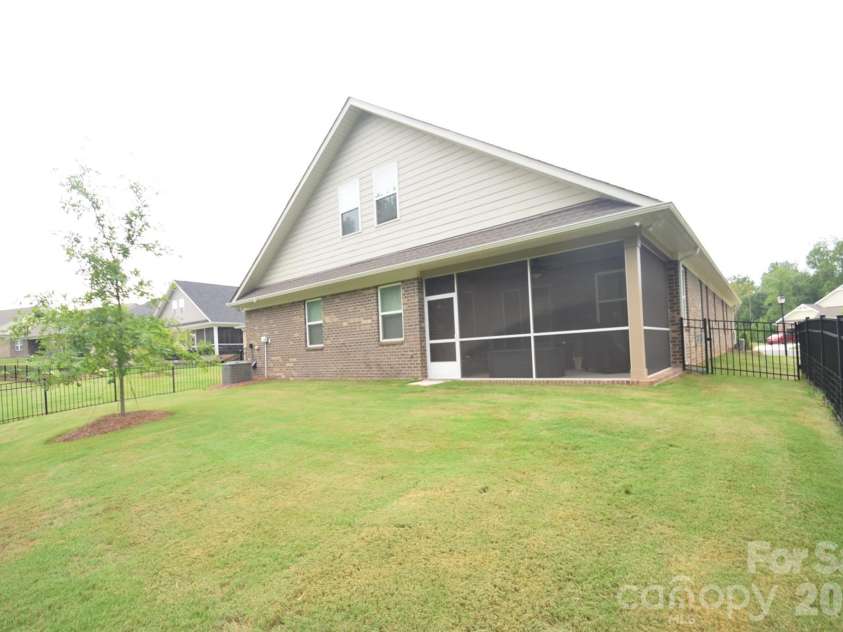 9654 Liberty Hill Drive, Mint Hill, NC 28227.  MLS# CAR4408915, YatesRealty ID 40562. 