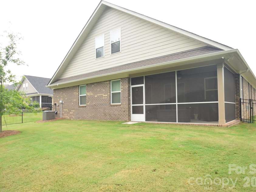 9654 Liberty Hill Drive, Mint Hill, NC 28227.  MLS# CAR4408915, YatesRealty ID 40562. 