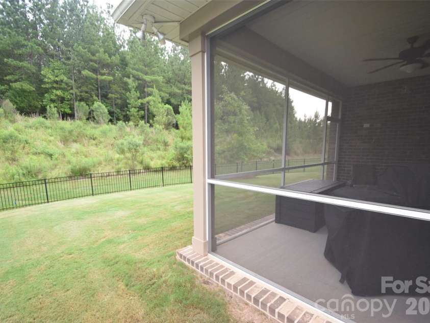 9654 Liberty Hill Drive, Mint Hill, NC 28227.  MLS# CAR4408915, YatesRealty ID 40562. 