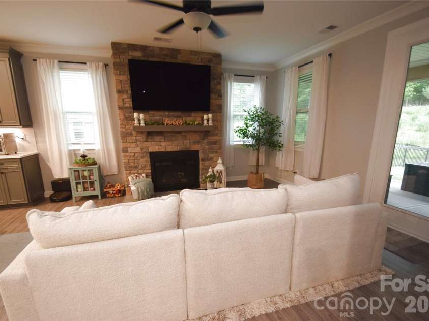 9654 Liberty Hill Drive, Mint Hill, NC 28227.  MLS# CAR4408915, YatesRealty ID 40562. 