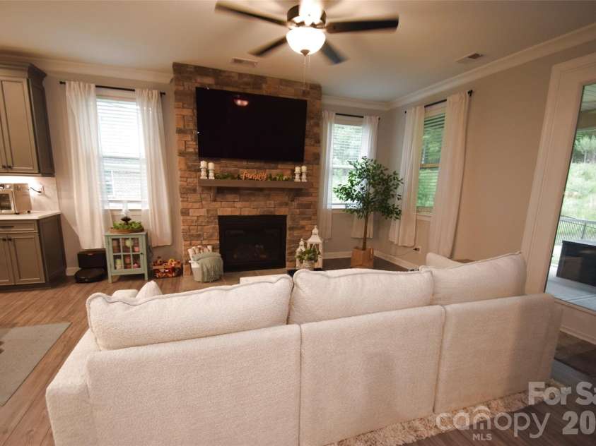 9654 Liberty Hill Drive, Mint Hill, NC 28227.  MLS# CAR4408915, YatesRealty ID 40562. 