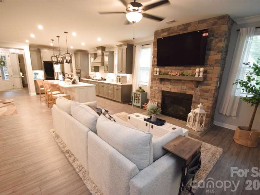 9654 Liberty Hill Drive, Mint Hill, NC 28227.  MLS# CAR4408915, YatesRealty ID 40562. 