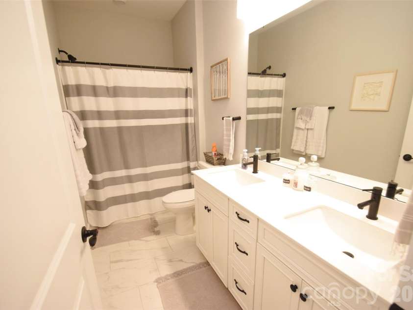 9654 Liberty Hill Drive, Mint Hill, NC 28227.  MLS# CAR4408915, YatesRealty ID 40562. 