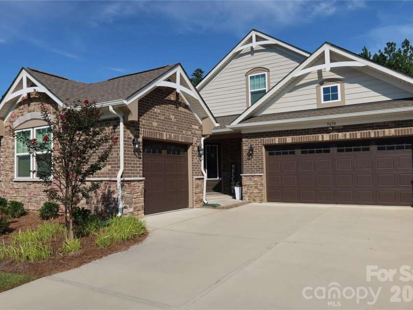 9654 Liberty Hill Drive, Mint Hill, NC 28227.  MLS# CAR4408915, YatesRealty ID 40562. 