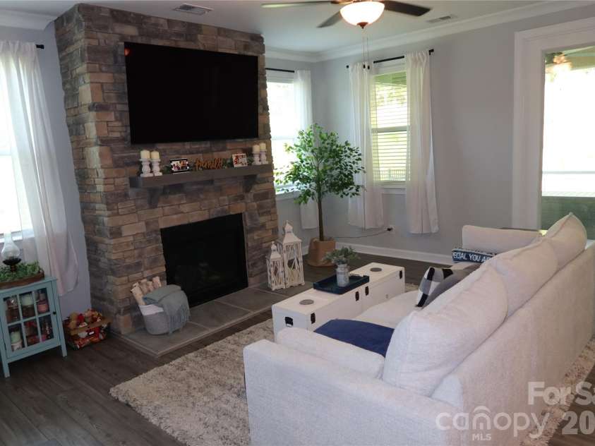 9654 Liberty Hill Drive, Mint Hill, NC 28227.  MLS# CAR4408915, YatesRealty ID 40562. 