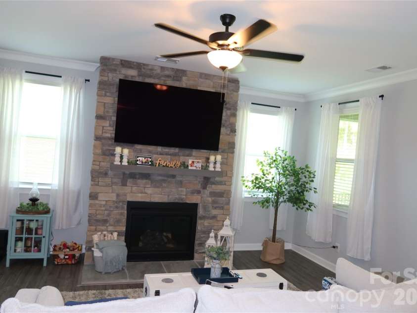 9654 Liberty Hill Drive, Mint Hill, NC 28227.  MLS# CAR4408915, YatesRealty ID 40562. 