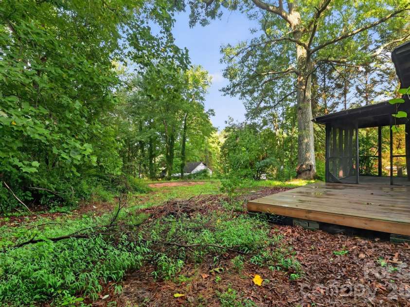 607 Texas Trail, Dallas, NC 28034.  MLS# CAR4409810, YatesRealty ID 40564. 