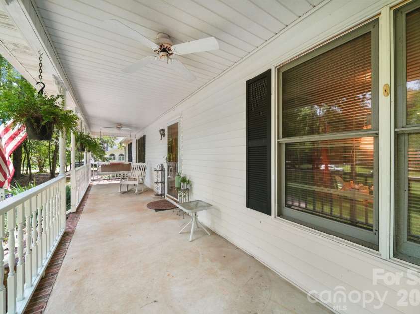 832 Old Cedar Circle, York, SC 29745.  MLS# CAR4407184, YatesRealty ID 40566. 