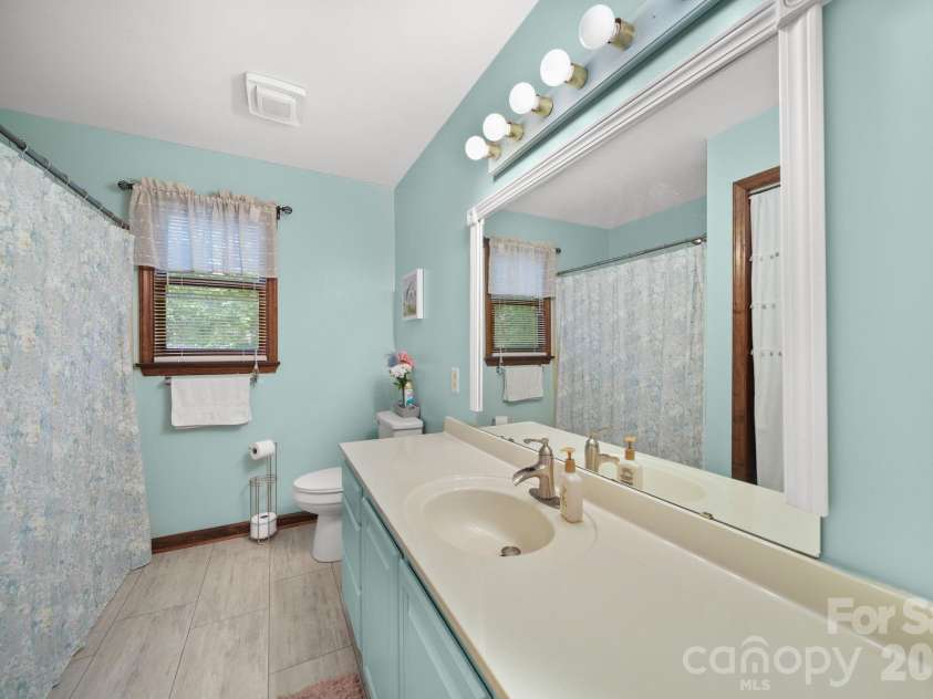832 Old Cedar Circle, York, SC 29745.  MLS# CAR4407184, YatesRealty ID 40566. 