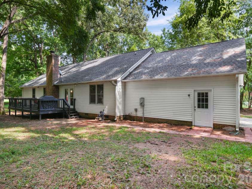 832 Old Cedar Circle, York, SC 29745.  MLS# CAR4407184, YatesRealty ID 40566. 