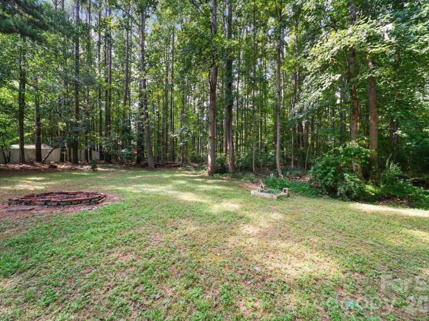 832 Old Cedar Circle, York, SC 29745.  MLS# CAR4407184, YatesRealty ID 40566. 