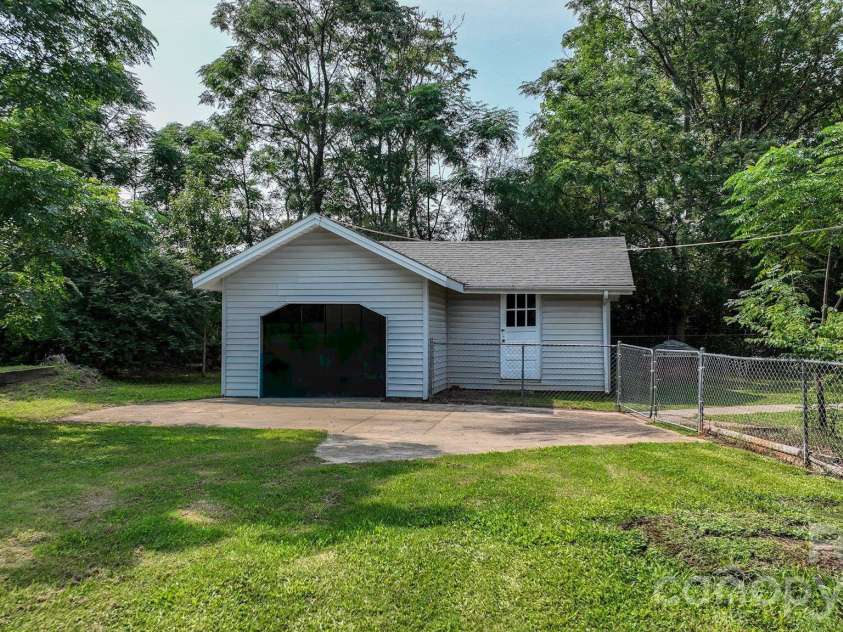 24747 Millingport Road, Locust, NC 28097.  MLS# CAR4407883, YatesRealty ID 40567. 