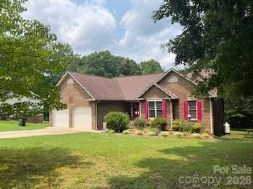 125 Toney Street, Shelby, NC 28152.  MLS# CAR4409081, YatesRealty ID 40568. 