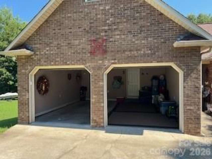 125 Toney Street, Shelby, NC 28152.  MLS# CAR4409081, YatesRealty ID 40568. 