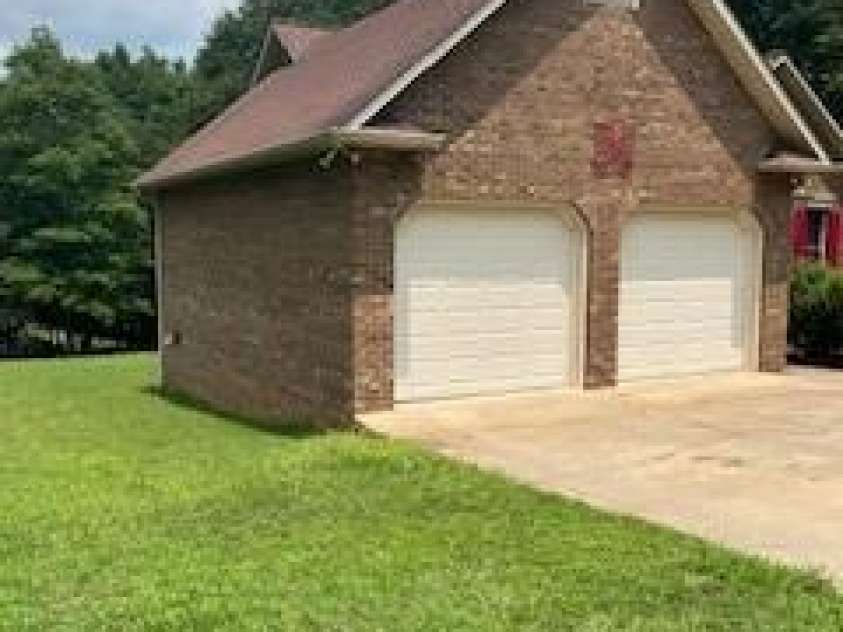 125 Toney Street, Shelby, NC 28152.  MLS# CAR4409081, YatesRealty ID 40568. 