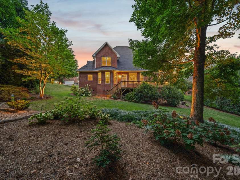 4333 Winder Trail, Gastonia, NC 28056.  MLS# CAR4409646, YatesRealty ID 40569. 