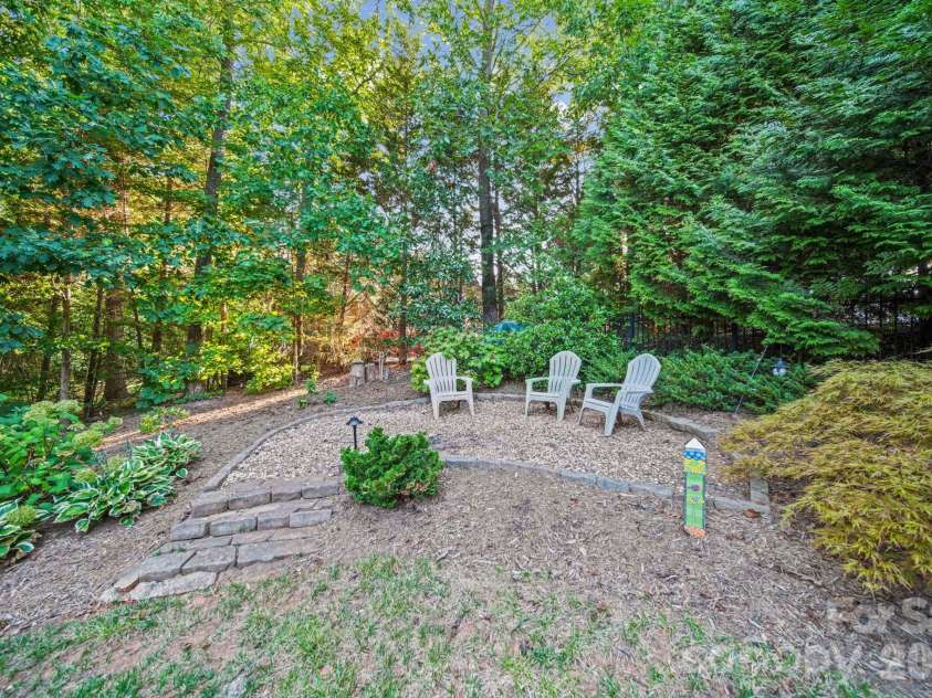 4333 Winder Trail, Gastonia, NC 28056.  MLS# CAR4409646, YatesRealty ID 40569. 