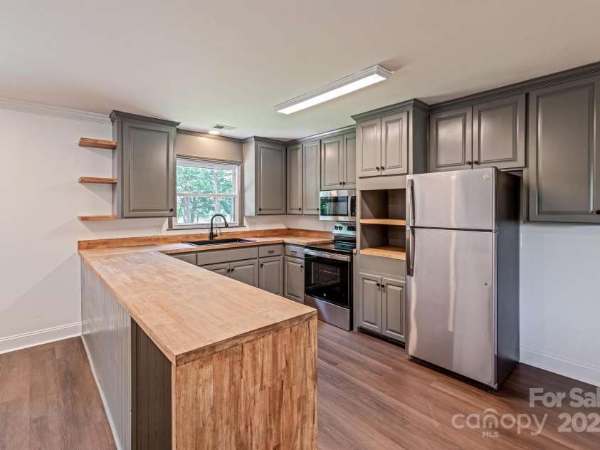 155 Mcallister Road, Statesville, NC 28625.  MLS# CAR4273725, YatesRealty ID 4057. 