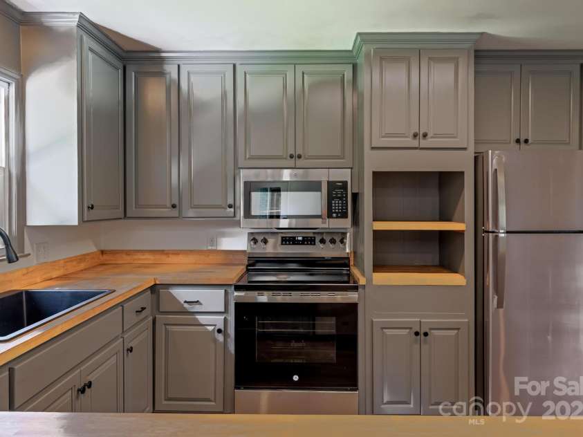 155 Mcallister Road, Statesville, NC 28625.  MLS# CAR4273725, YatesRealty ID 4057. 