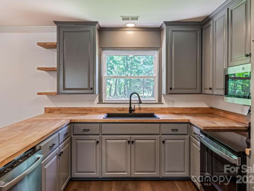 155 Mcallister Road, Statesville, NC 28625.  MLS# CAR4273725, YatesRealty ID 4057. 