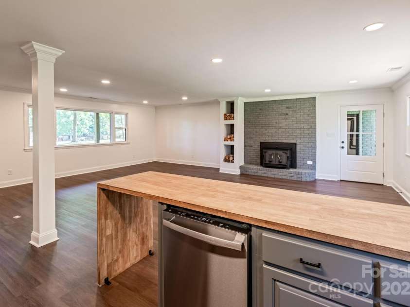 155 Mcallister Road, Statesville, NC 28625.  MLS# CAR4273725, YatesRealty ID 4057. 