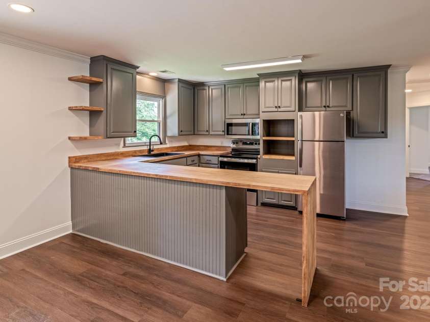 155 Mcallister Road, Statesville, NC 28625.  MLS# CAR4273725, YatesRealty ID 4057. 