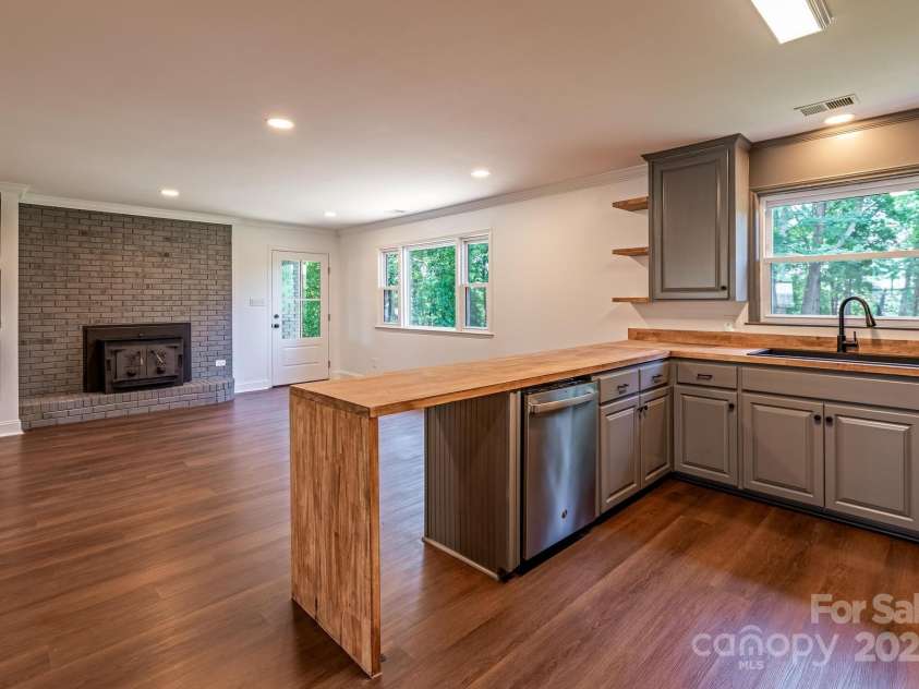 155 Mcallister Road, Statesville, NC 28625.  MLS# CAR4273725, YatesRealty ID 4057. 