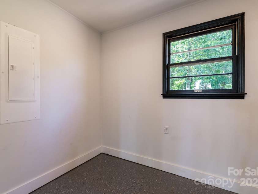 155 Mcallister Road, Statesville, NC 28625.  MLS# CAR4273725, YatesRealty ID 4057. 