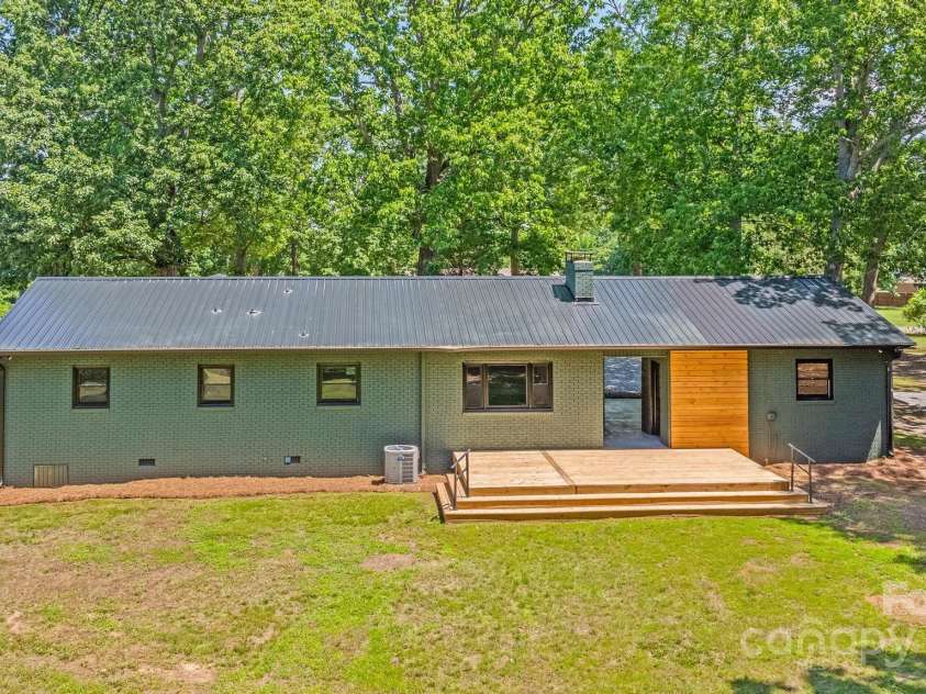 155 Mcallister Road, Statesville, NC 28625.  MLS# CAR4273725, YatesRealty ID 4057. 