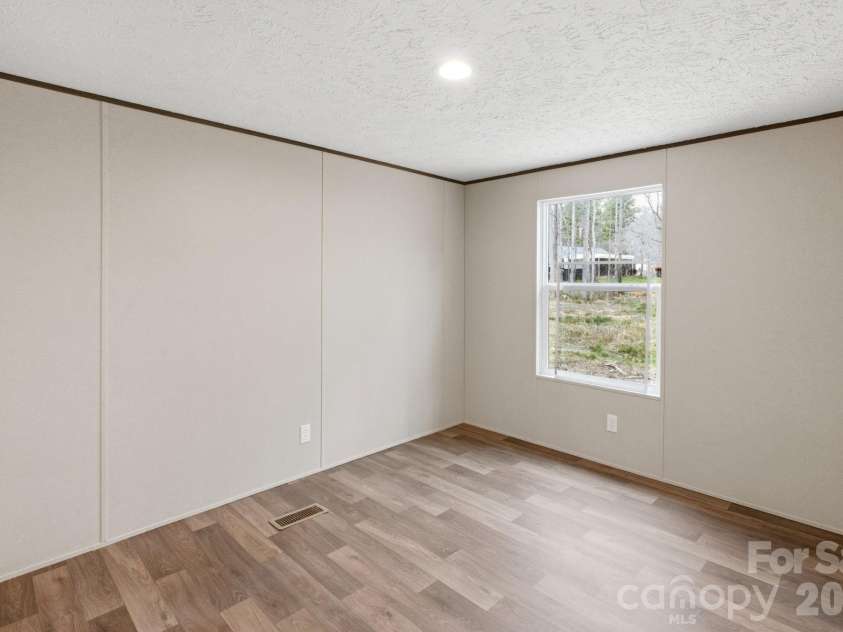 1685 Dawnview Lane, Lincolnton, NC 28092.  MLS# CAR4356599, YatesRealty ID 4057. 