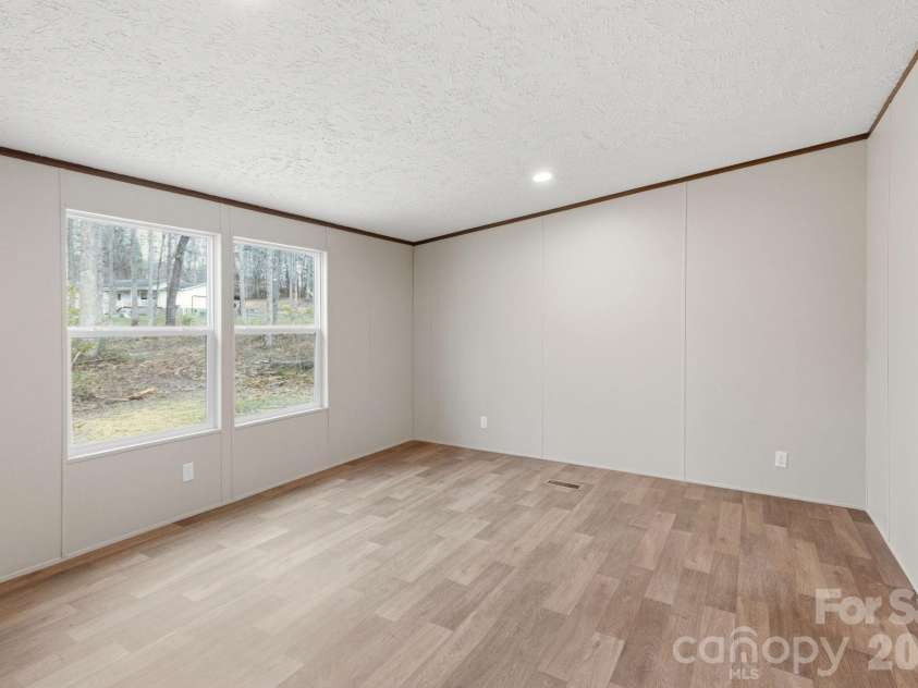 1685 Dawnview Lane, Lincolnton, NC 28092.  MLS# CAR4356599, YatesRealty ID 4057. 