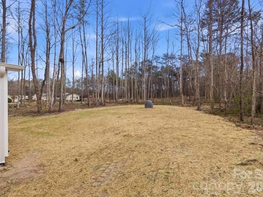 1685 Dawnview Lane, Lincolnton, NC 28092.  MLS# CAR4356599, YatesRealty ID 4057. 